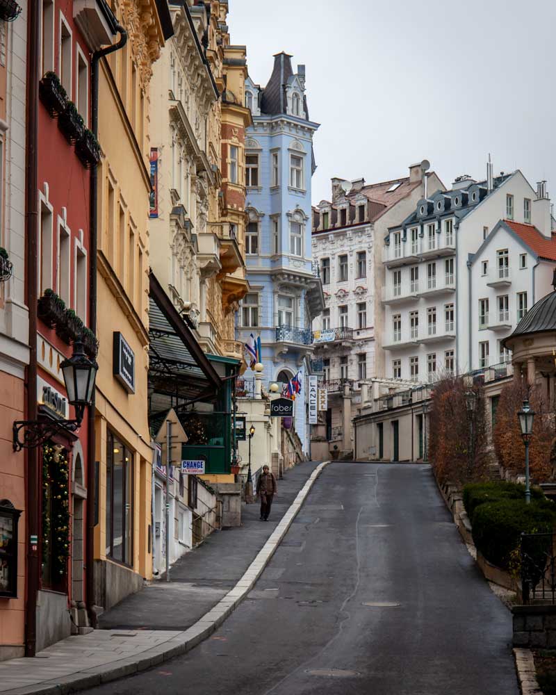 Karlovy Vary streets leading up to pastel coloured houses