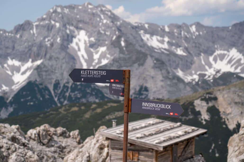 Two arrows point to different view points against a snowy backdrop