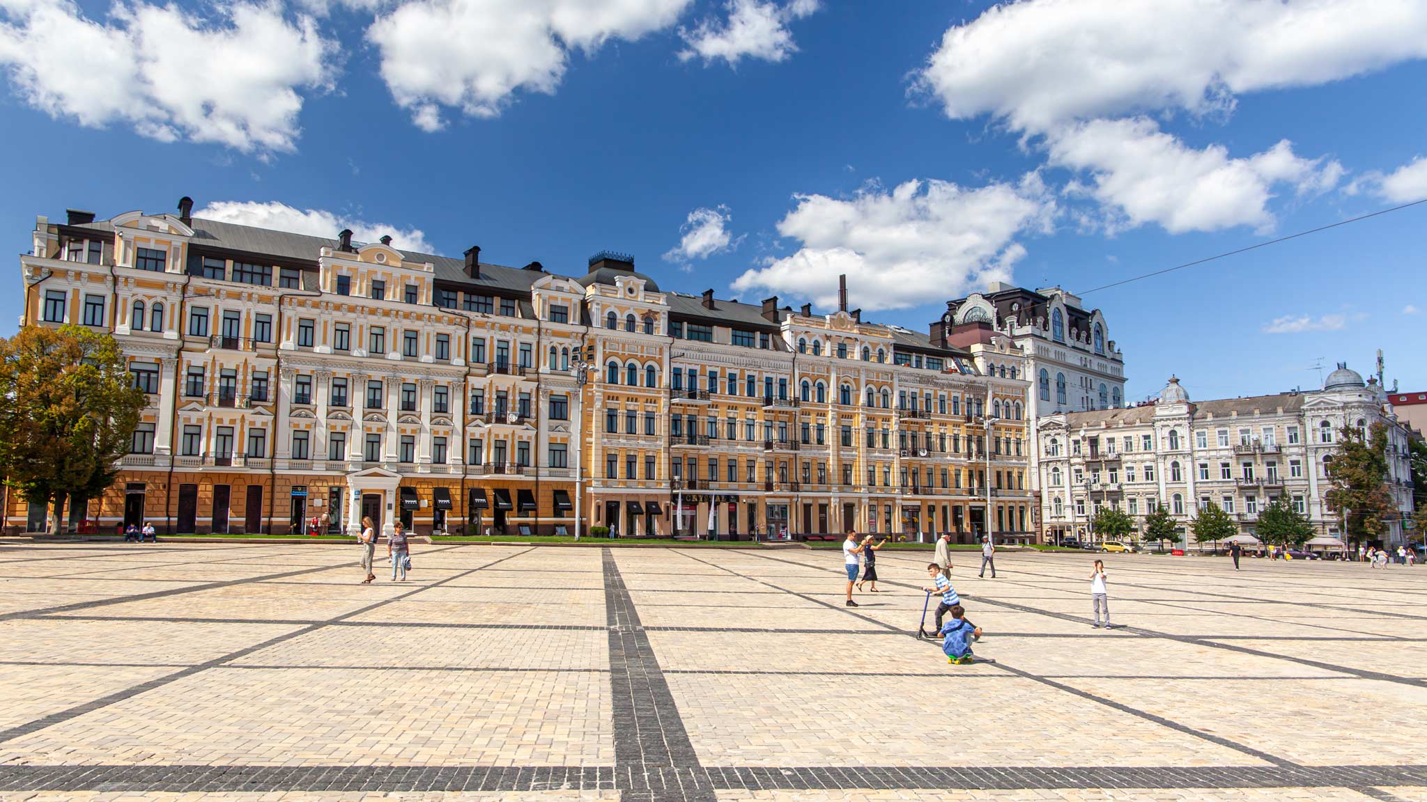 Strangely quiet squares in Kyiv in August