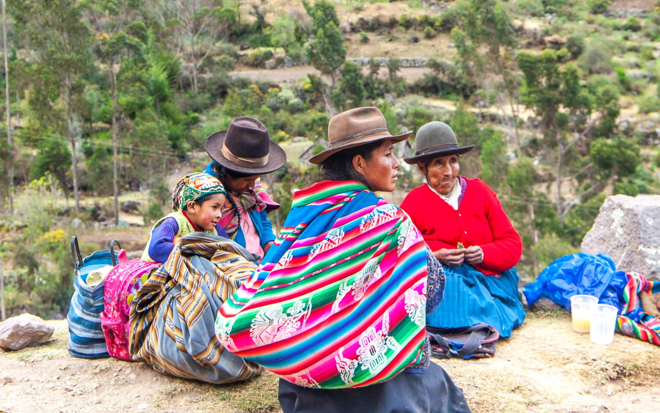 Locals on the Lares Trek