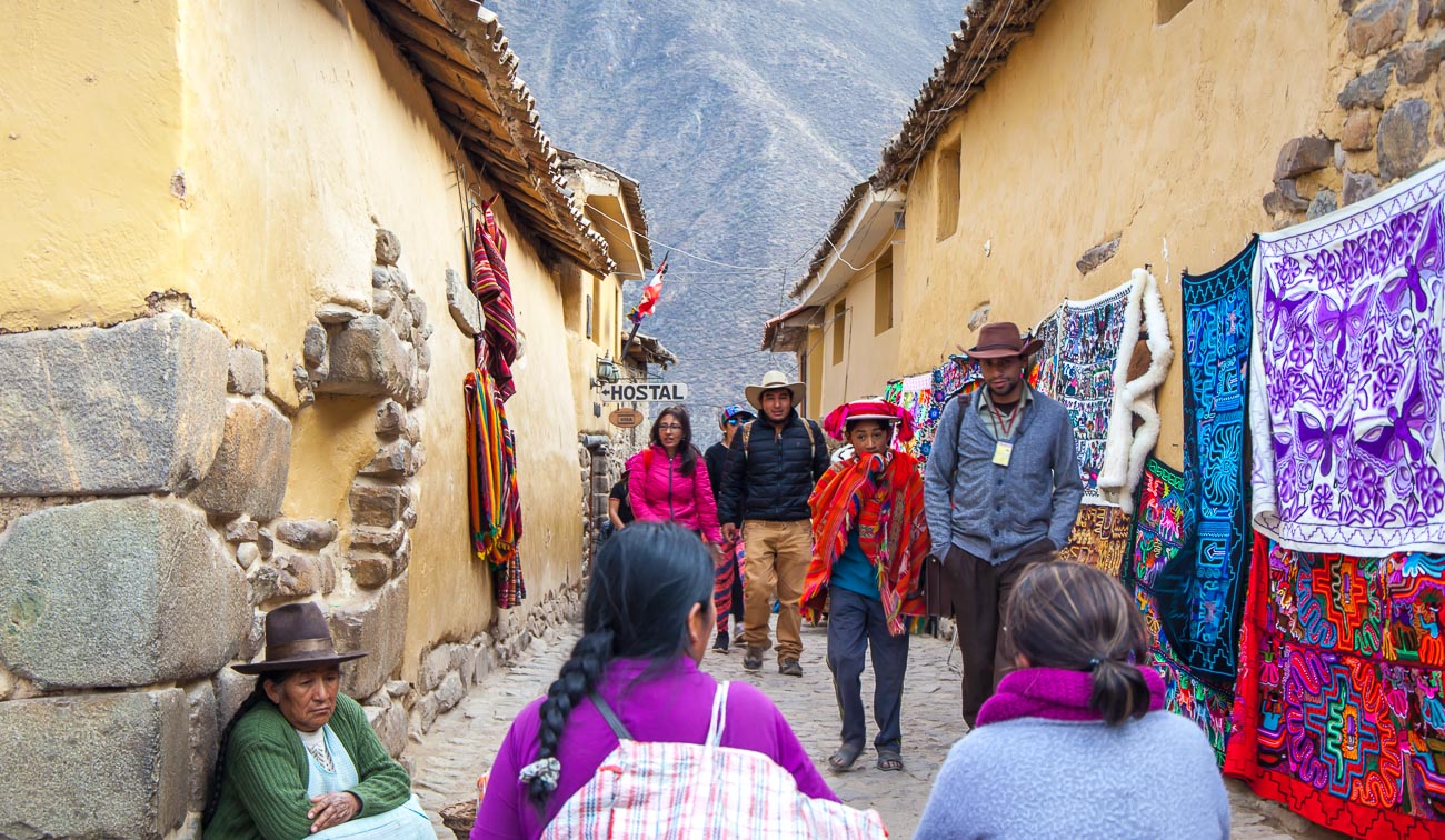 The colourful street of Ollantaytambo